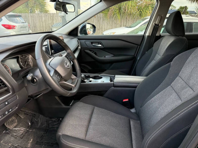 2025 Nissan Rogue SV