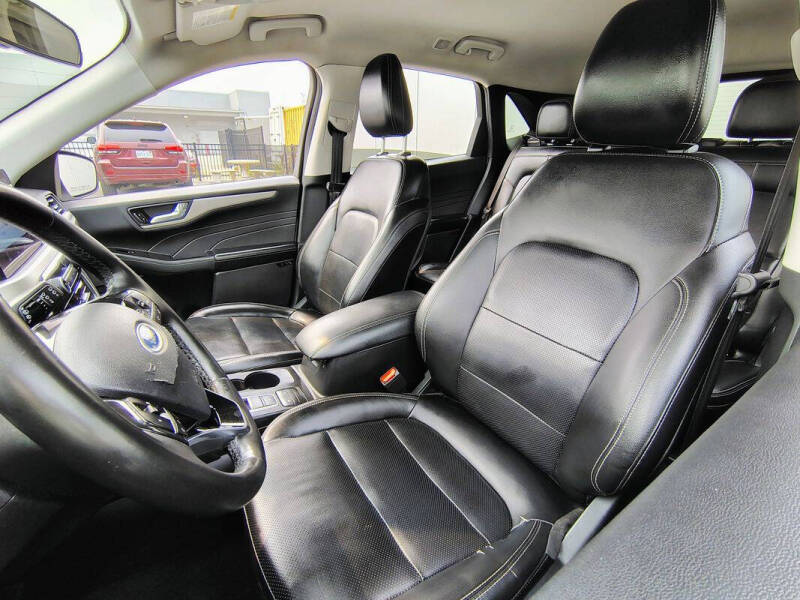 2022 Ford Escape SEL