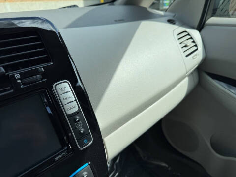 2017 Nissan LEAF SV