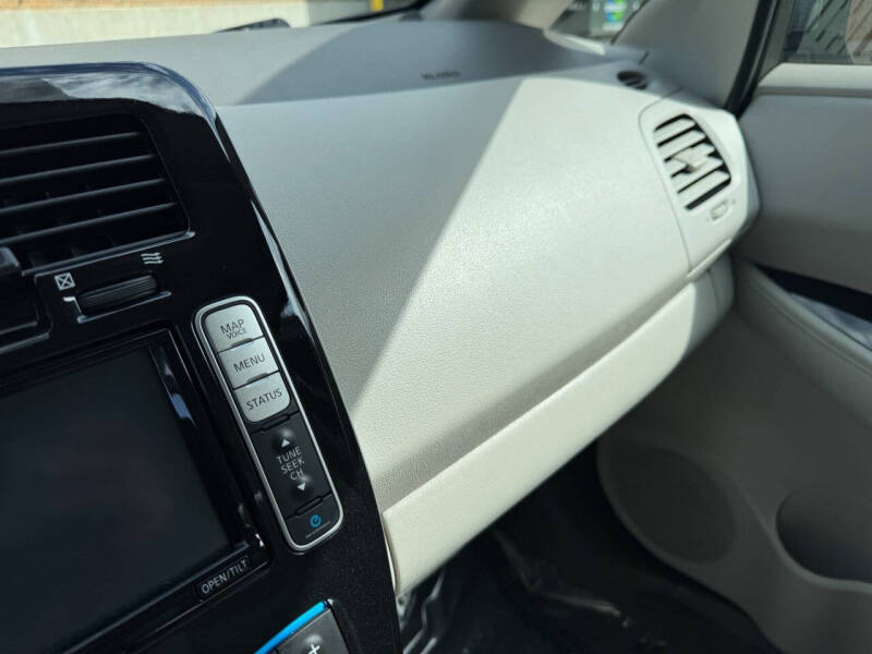 2017 Nissan LEAF SV