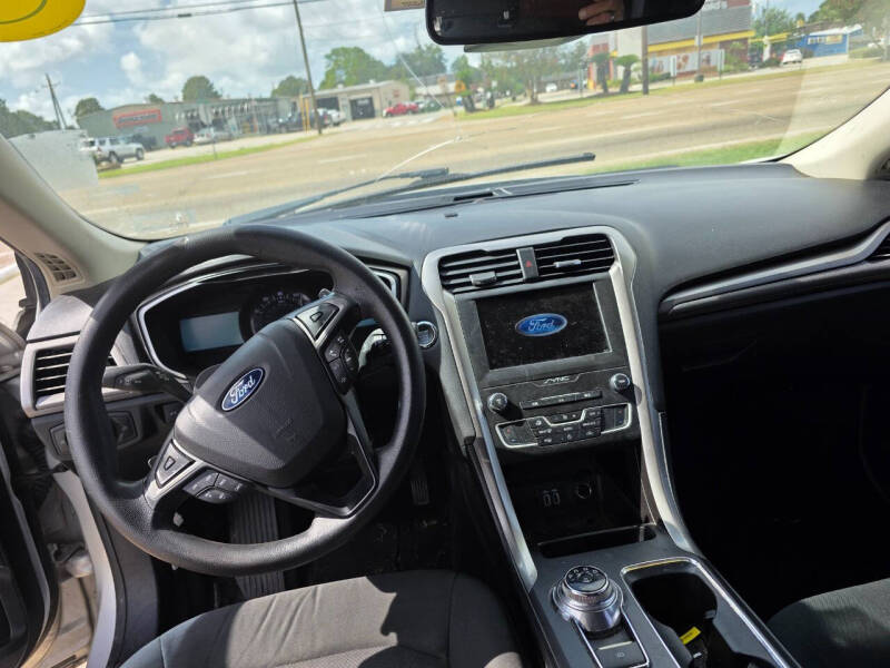 2019 Ford Fusion SE