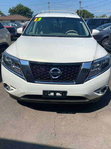 2013 Nissan Pathfinder for sale at Right Choice Automotive in Rochester NY