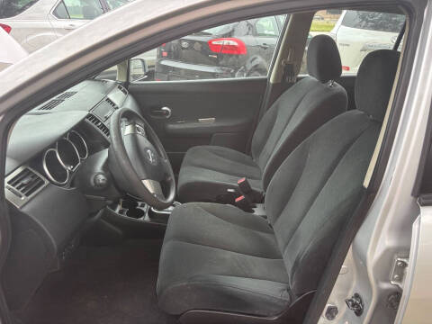 2011 Nissan Versa 1.8 S