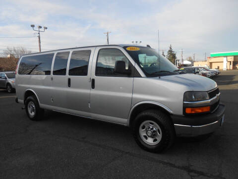 2017 Chevrolet Express LT 3500