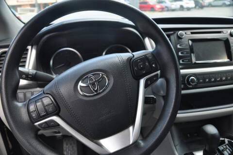 2017 Toyota Highlander LE