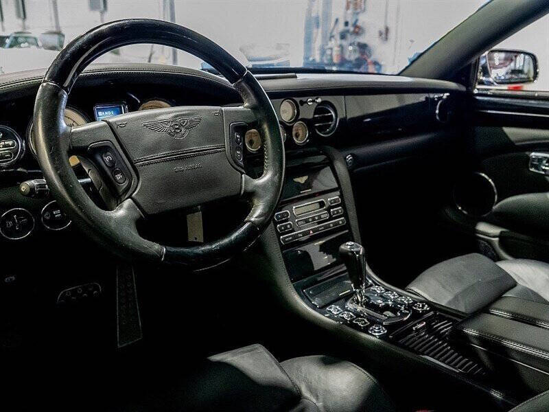2008 Bentley Azure 29