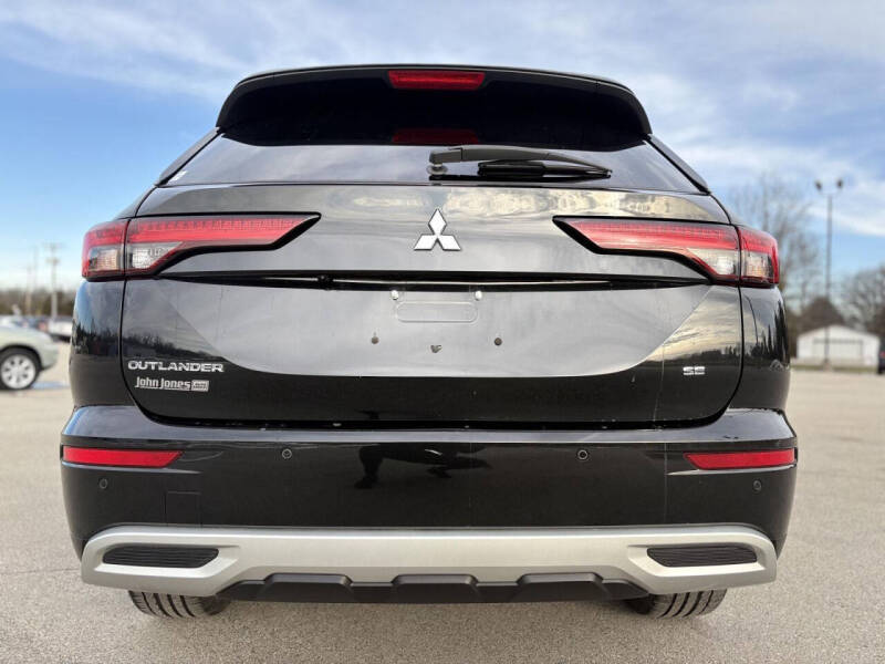 2023 Mitsubishi Outlander SE