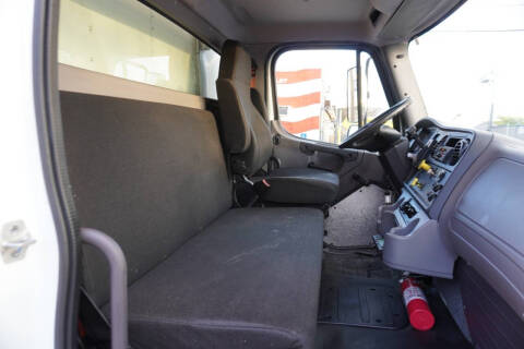 2018 Freightliner M2 106