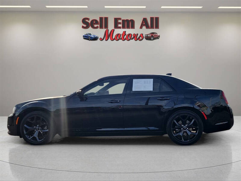 2022 Chrysler 300 Touring