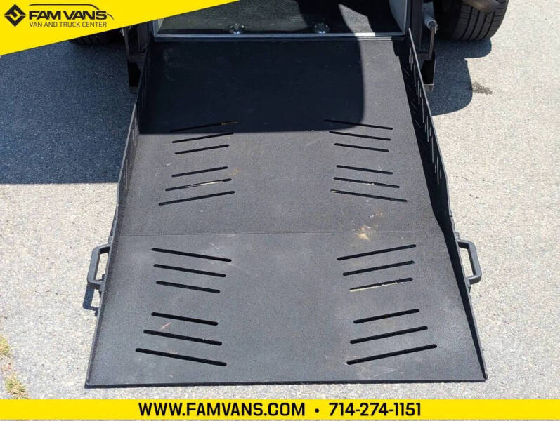 2011 Dodge Grand Caravan Crew