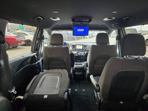 2020 Chrysler Pacifica Touring