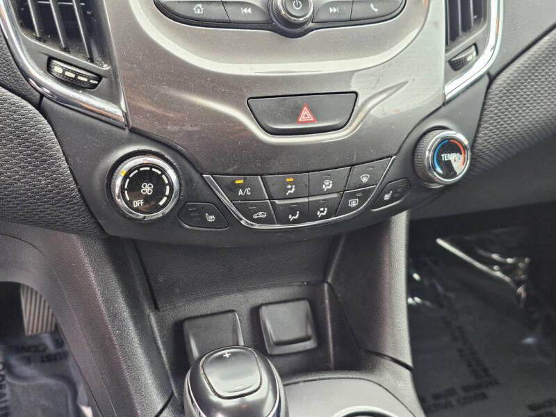 2017 Chevrolet Cruze LT Auto