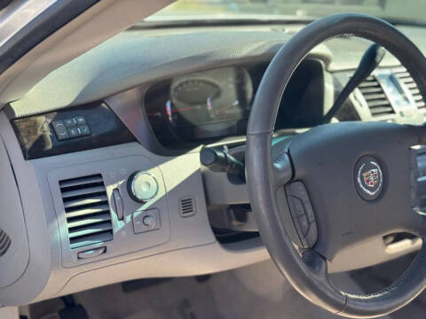 2011 Cadillac DTS Luxury Collection