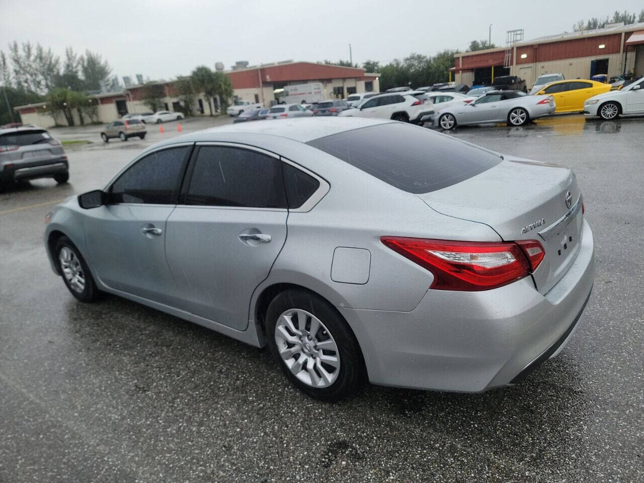 2016 NISSAN Altima Sedan - $4,995