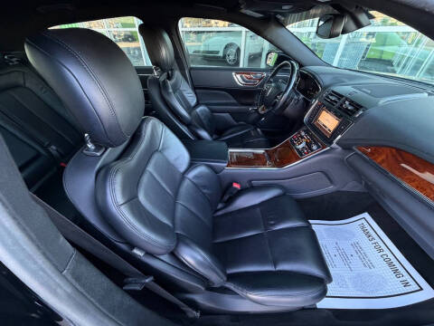 2017 Lincoln Continental Select