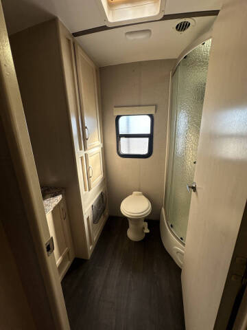 2018 Winnebago Winnie Plus 27RBDS