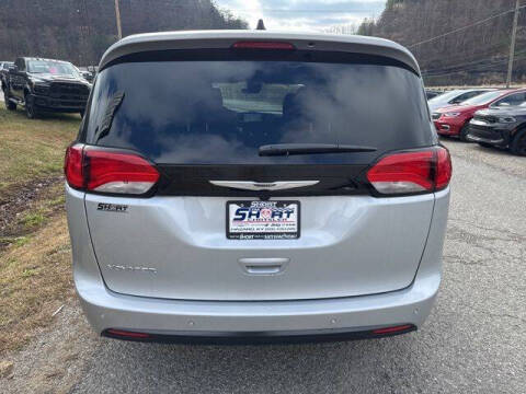 2026 Chrysler Voyager LX