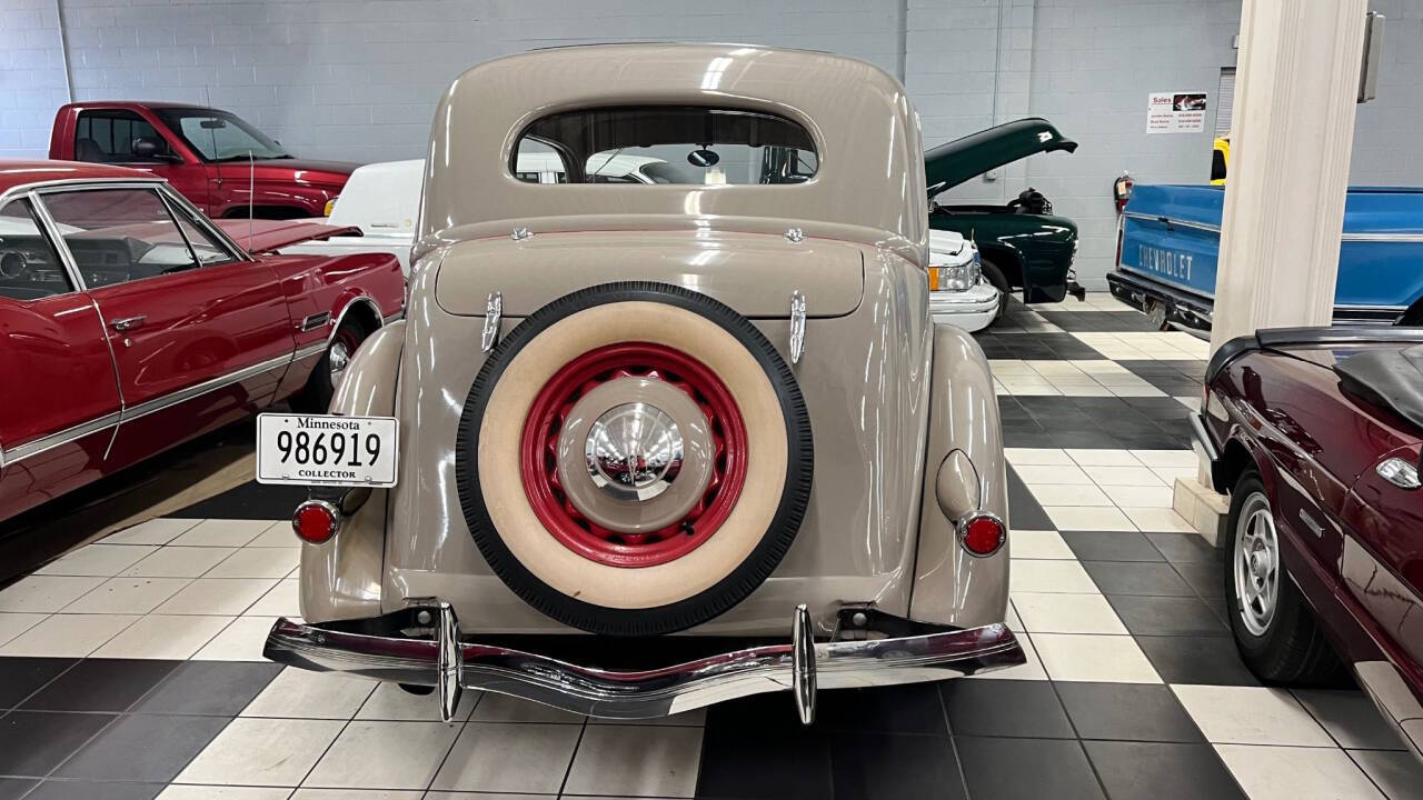 1936 Ford Custom 82