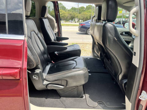 2017 Chrysler Pacifica Touring-L