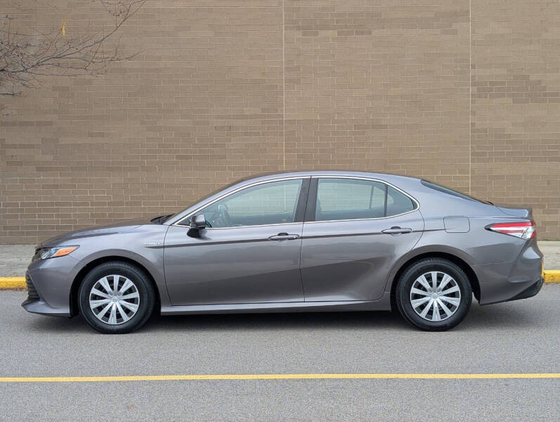 2018 Toyota Camry Hybrid LE
