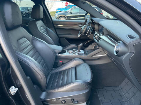 2022 Alfa Romeo Stelvio Quadrifoglio