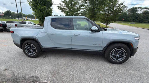 2025 Rivian R1T