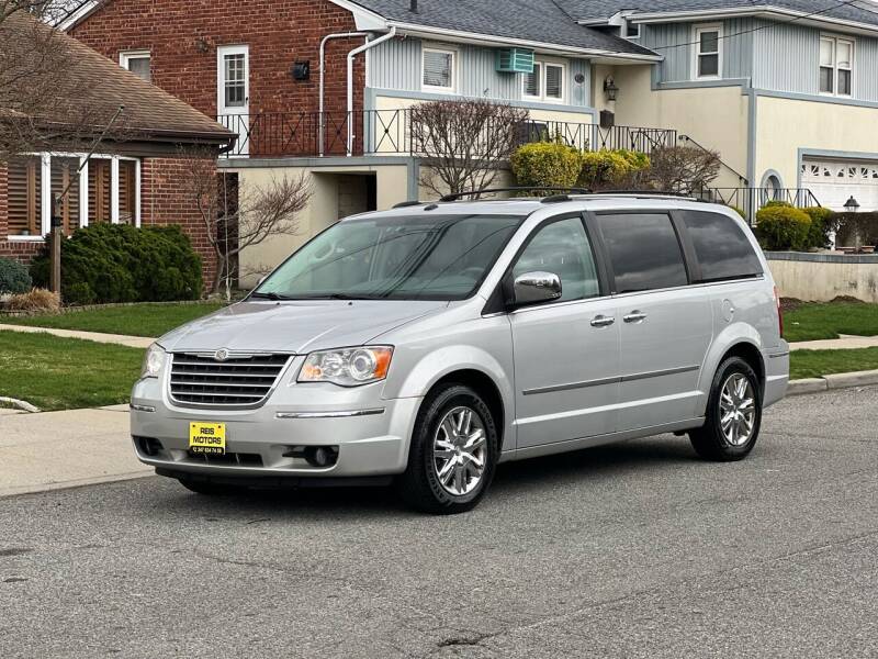 2010 Chrysler Town and Country for sale at Reis Motors LLC in Lawrence NY