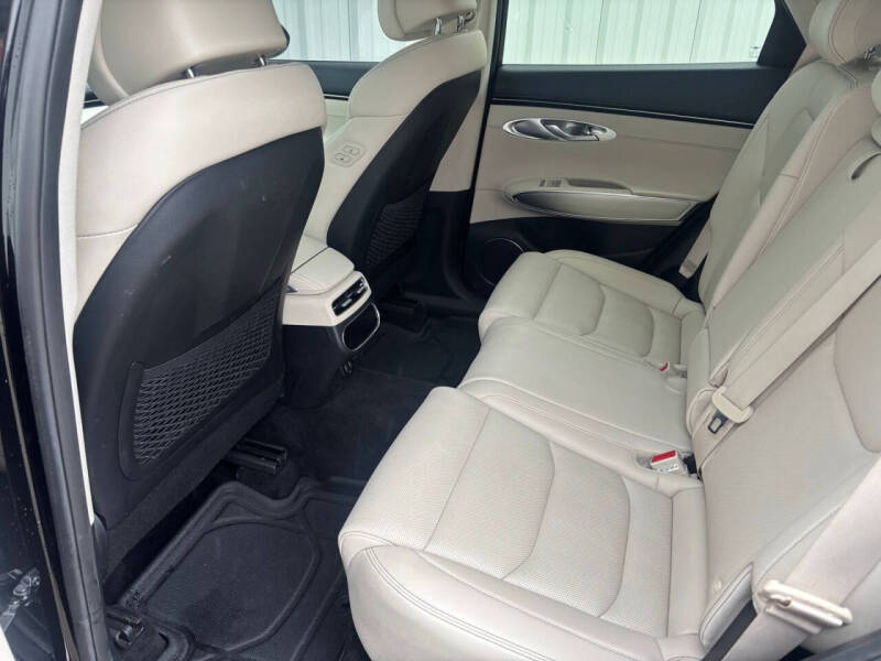 2023 Genesis GV70 2.5T Standard