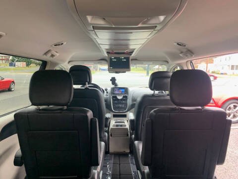 2016 Chrysler Town and Country Touring