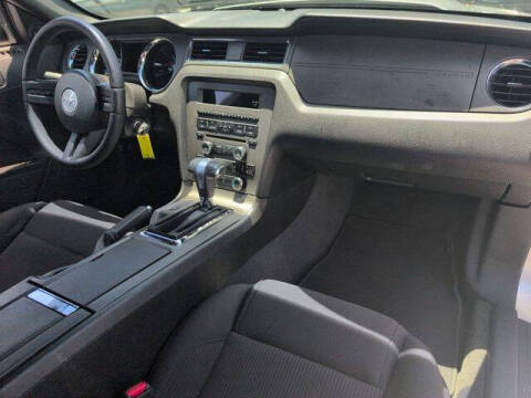 2012 Ford Mustang V6