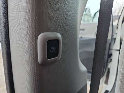 2020 Toyota Sienna LE Mobility 7-Passenger