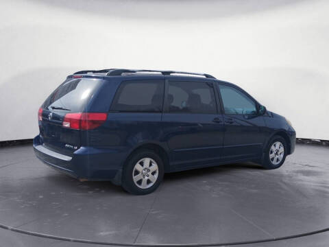 2005 Toyota Sienna LE 7 Passenger