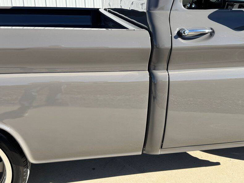 1961 Chevrolet Apache