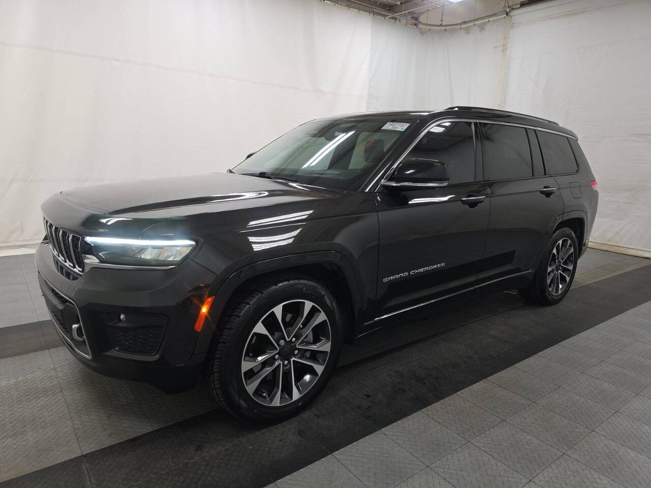 2022 Jeep Grand Cherokee L Overland 4x4 4dr SUV's photo