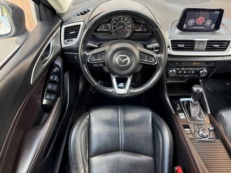 2017 Mazda MAZDA3 Touring
