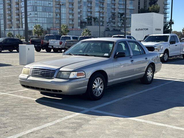 2004 Ford Crown Victoria LX