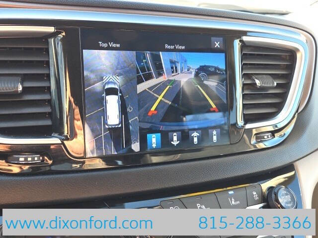 2017 Chrysler Pacifica Touring-L Plus