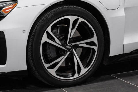 2024 Audi e-tron GT quattro Prestige