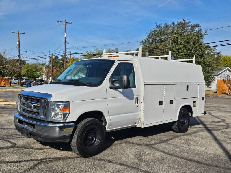 2014 Ford E-Series Cutaway Base