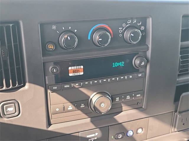 2025 Chevrolet Express 2500