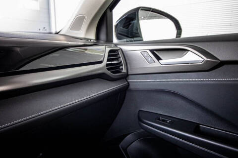 2026 Volkswagen Taos SE Black