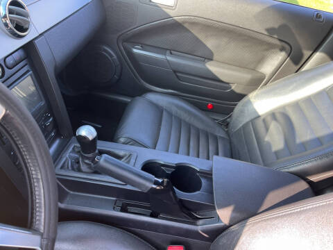 2006 Ford Mustang V6 Deluxe