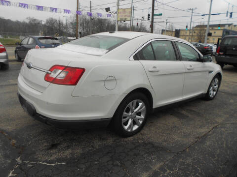 2010 Ford Taurus SEL