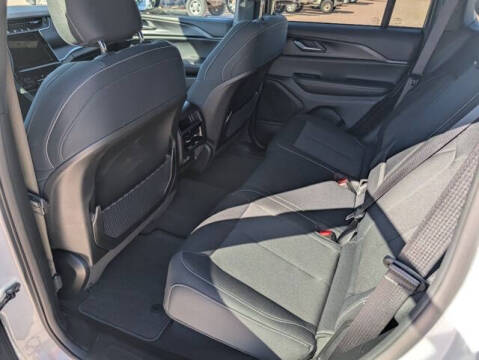 2024 Jeep Grand Cherokee Laredo