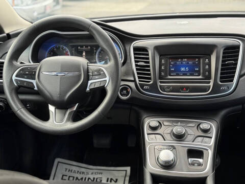 2015 Chrysler 200 LX