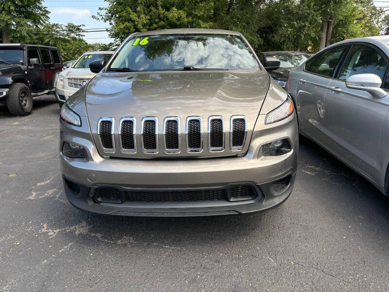 2016 Jeep Cherokee Sport