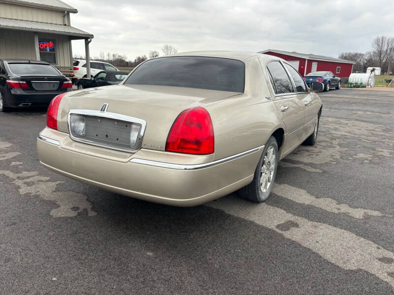 2007 Lincoln Town Car Signature Limited photo 4