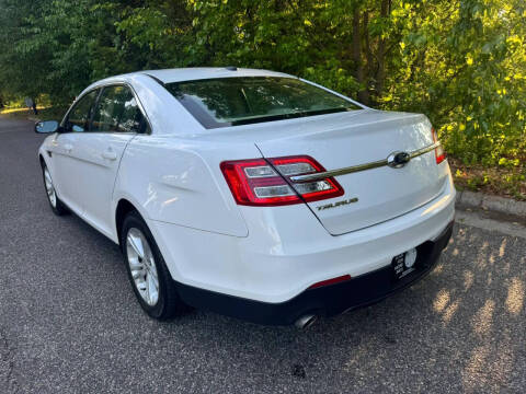 2015 Ford Taurus