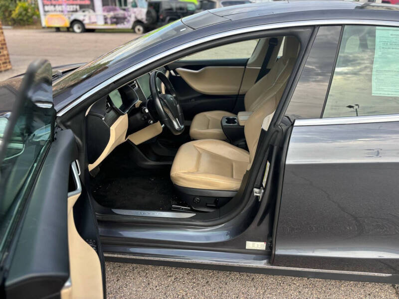 2016 Tesla Model S 70D