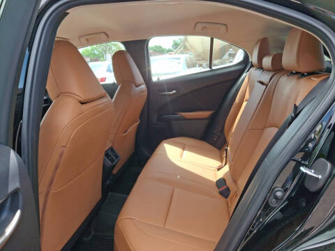 2022 Lexus UX 200